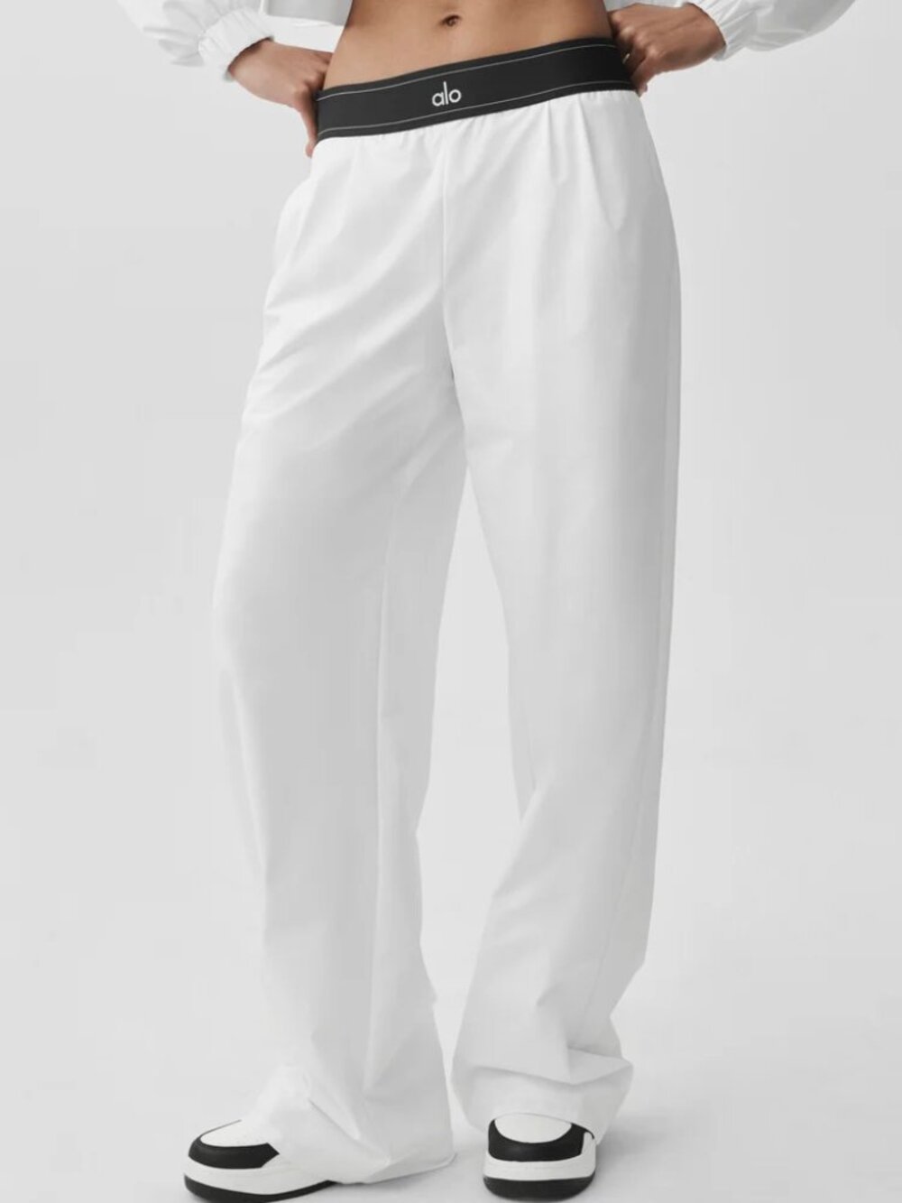 🆕Alo Yoga Suit Up Trouser White Regular Size 📦 Everyday Wear - Picture 2 of 9